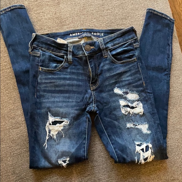 size 2 American Eagle jeans - Picture 3 of 3